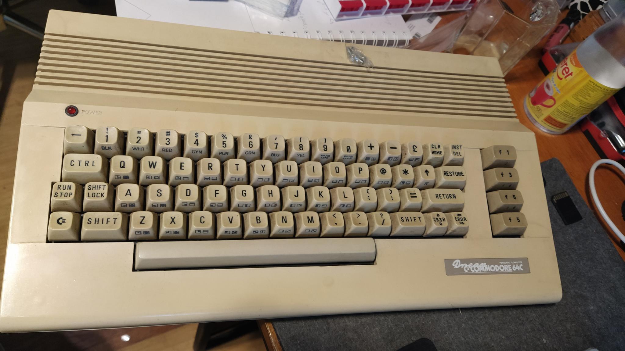 Una C64 mugrienta